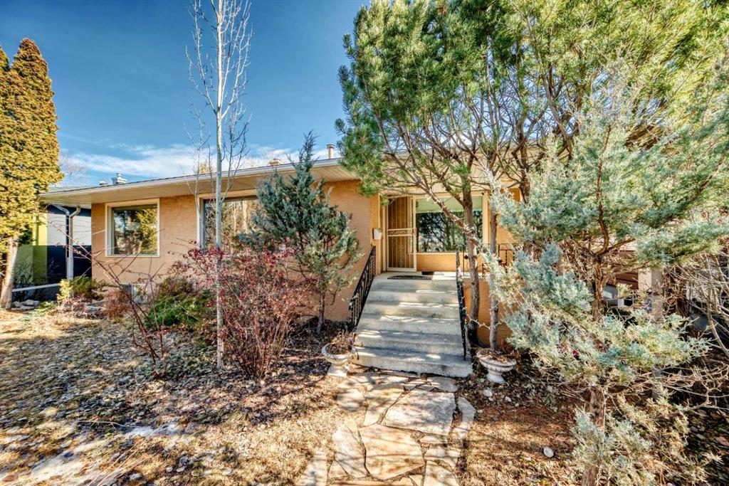 2328 Capitol Hill Crescent NW, Calgary, Alberta, T2M4C1