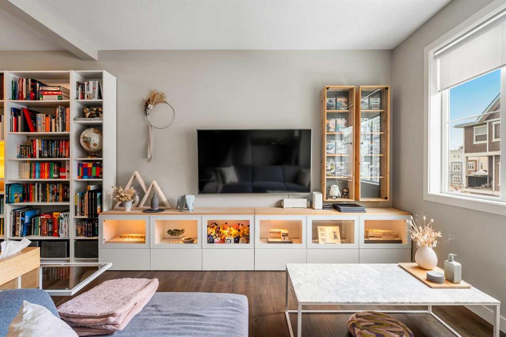 #203 355 Nolancrest Heights NW, Calgary, Alberta, T3R 0Z9