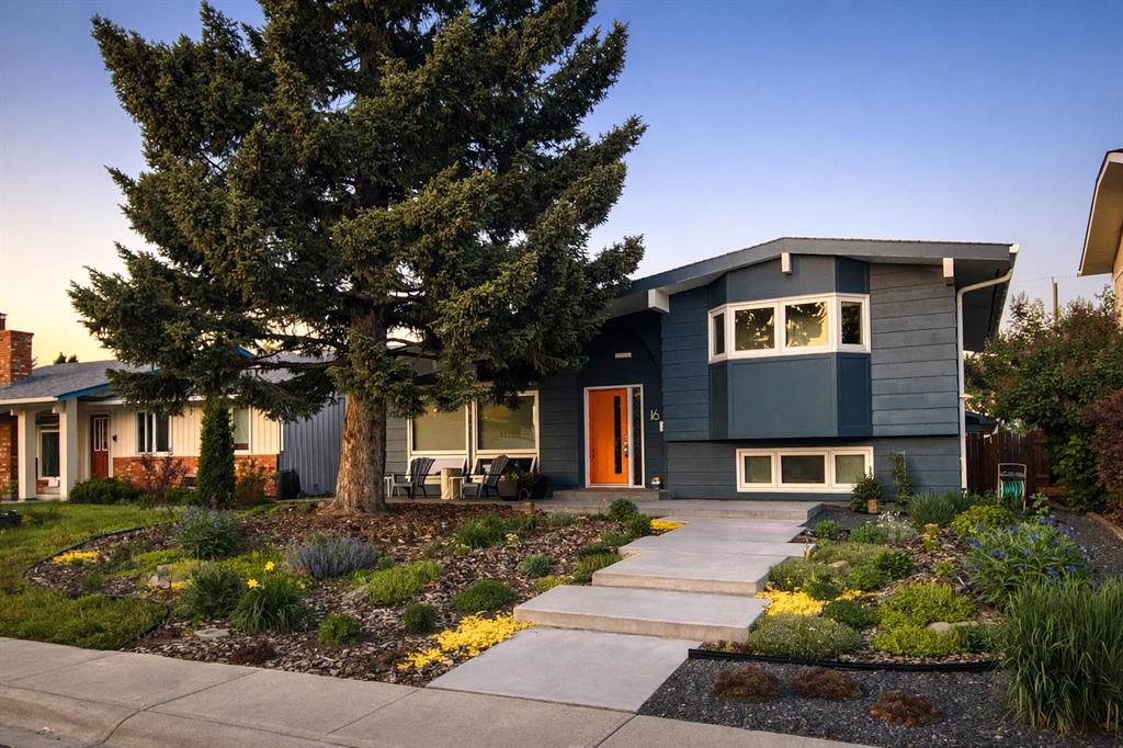 16 Lake Twintree Place SE, Calgary, Alberta, T2J 2X5