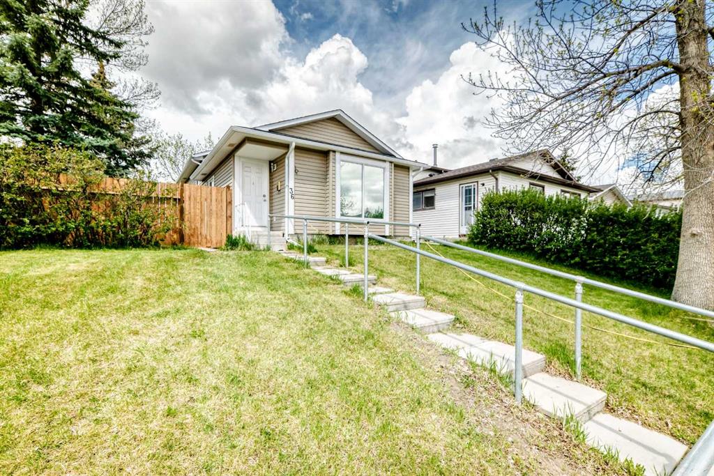 36 Castleglen Way NE, Calgary, Alberta, T3J 1T3