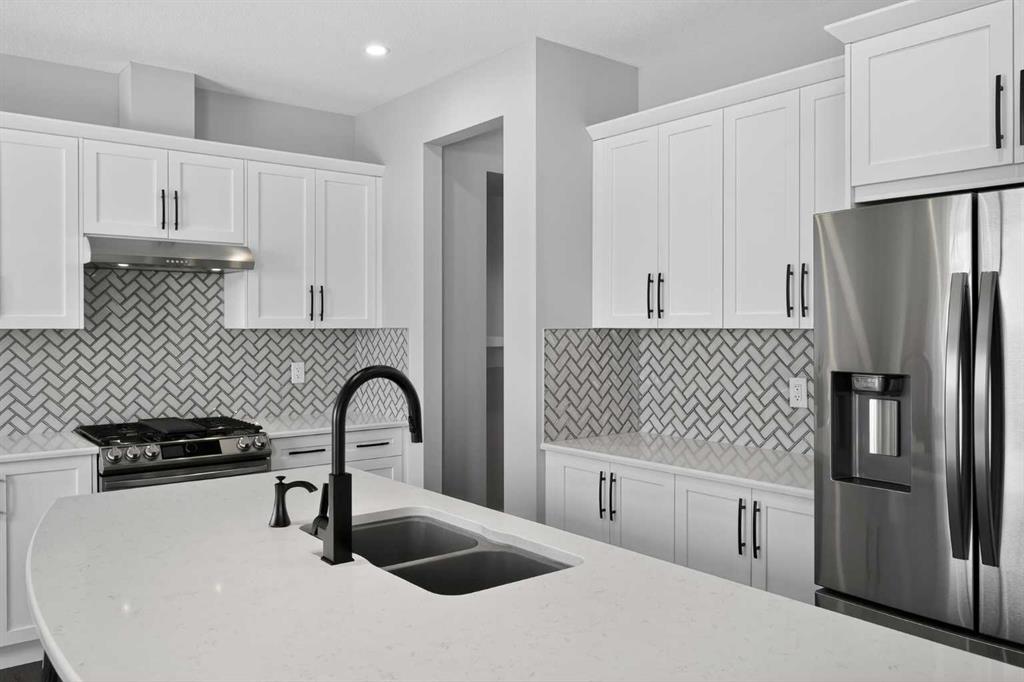 154 Yorkstone Way SW, Calgary, Alberta, T2X 4S3