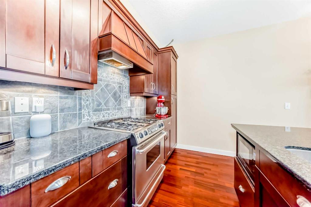 #201 1828 14 Street SW, Calgary, Alberta, T2T 3S9