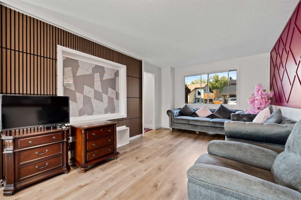 40 Pinecliff Close NE, Calgary, Alberta, T1Y 4N5