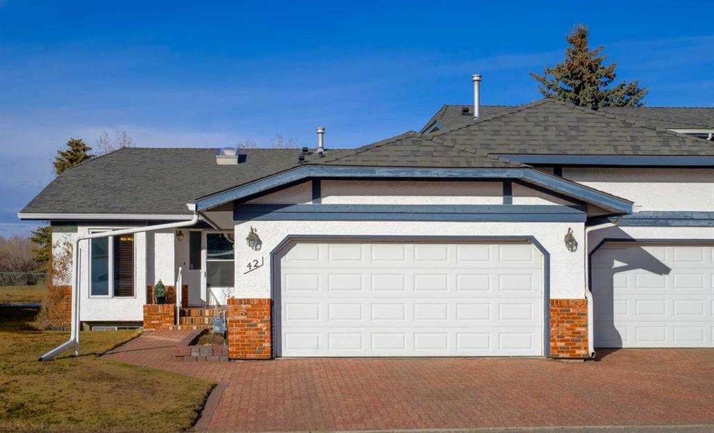 42 Woodmeadow Close SW, Calgary, Alberta, T2W 4L8