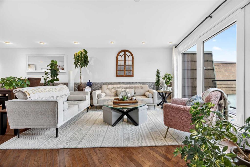 #301 516 Cedar Crescent SW, Calgary, Alberta, T3C 2Y8