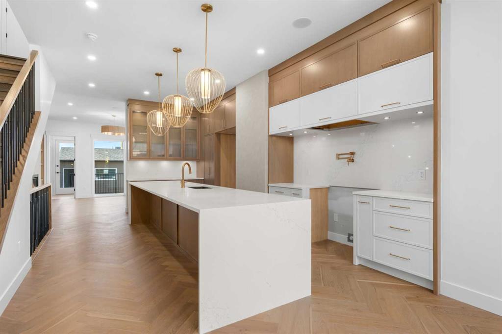 5104 21 Avenue, Calgary, Alberta, T3B 0X4