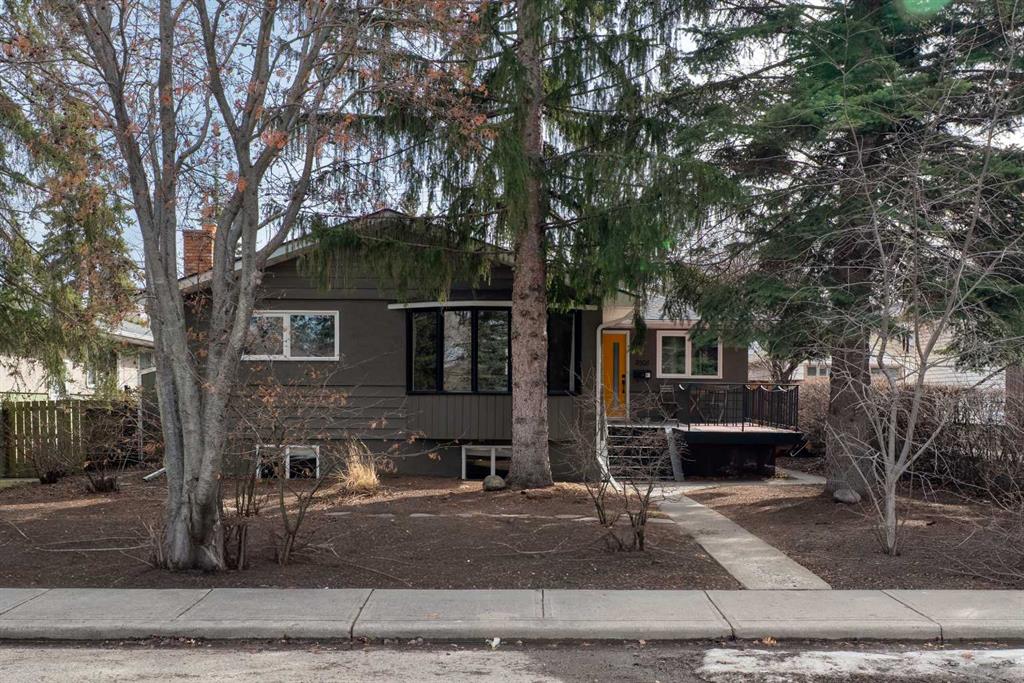 2507 Chicoutimi Drive NW, Calgary, Alberta, T2L 0W4