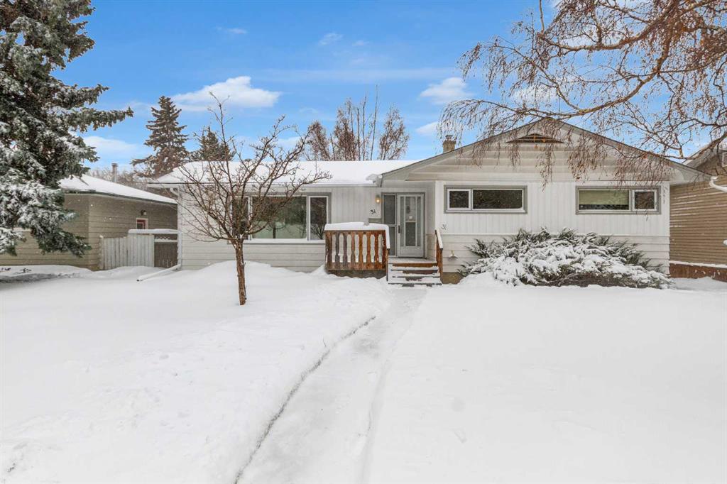 31 Gateway Drive SW, Calgary, Alberta, T3E 4J8