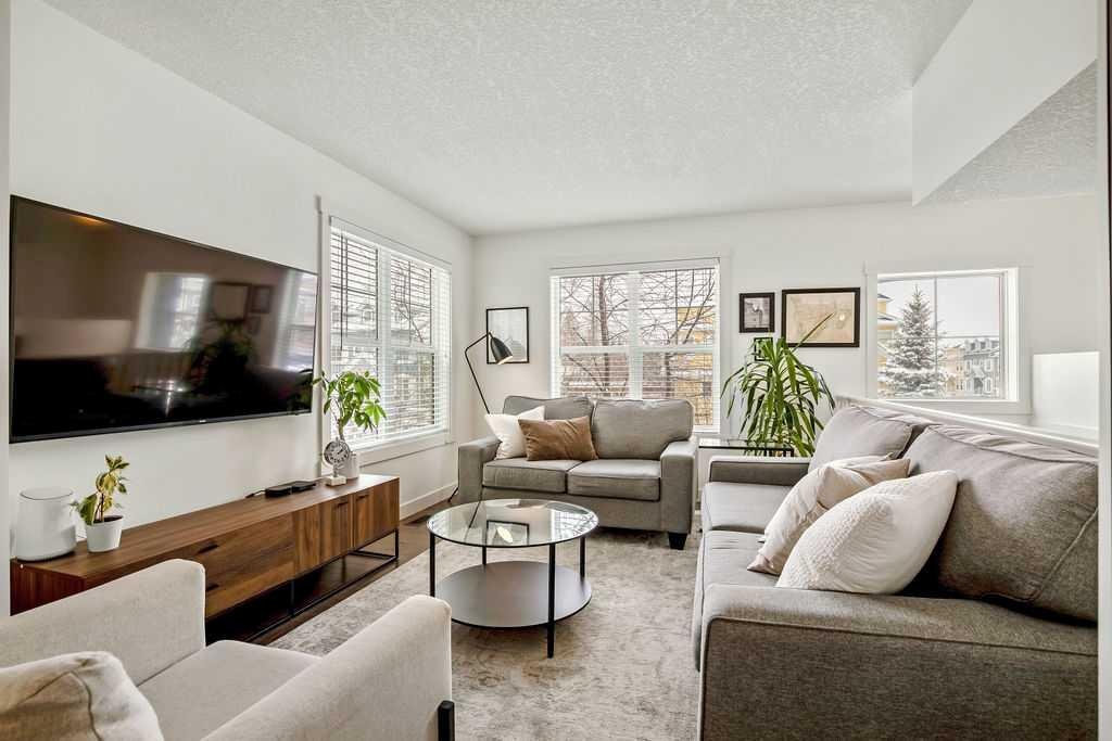 369 Mckenzie Towne Gate SE, Calgary, Alberta, T2Z 1C8