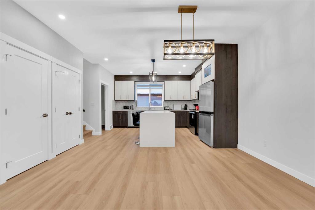 214 99 Avenue SE, Calgary, Alberta, T2J 0J1