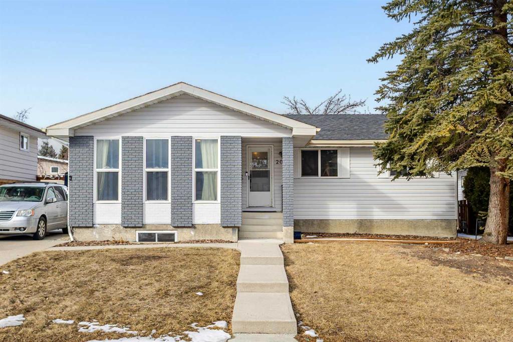 208 Woodpark Place SW, Calgary, Alberta, T2M 2S5