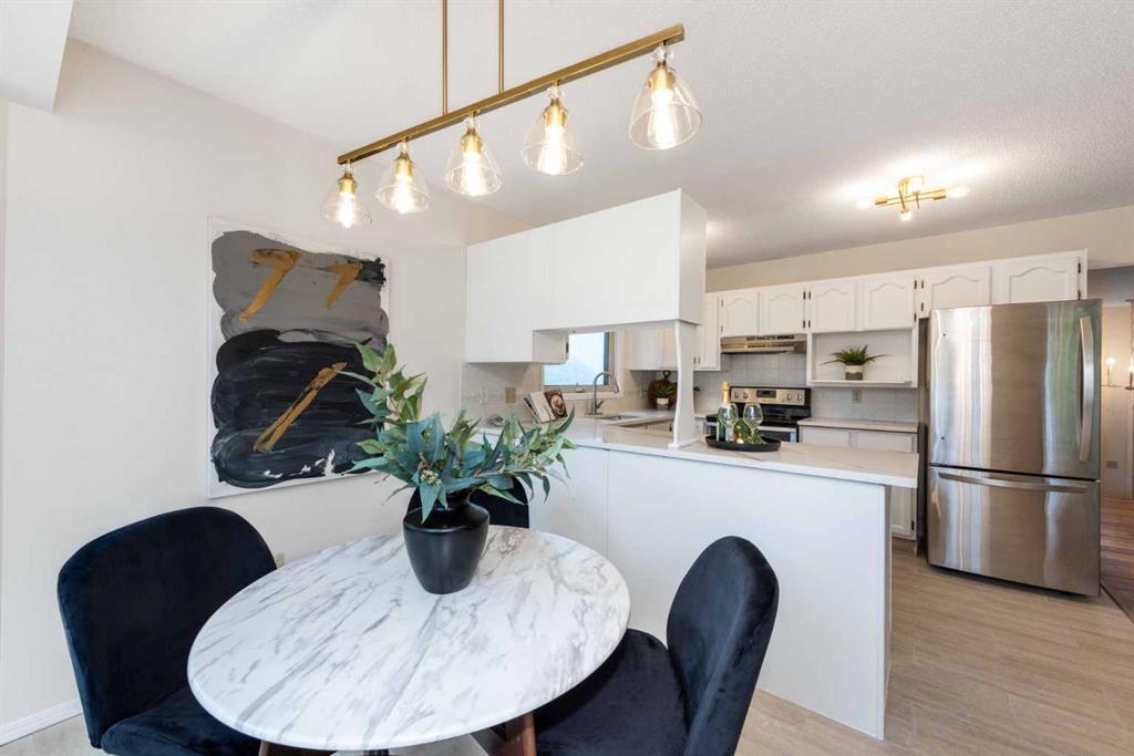 47 Hawkstone Drive NW, Calgary, Alberta, T3G 2X3