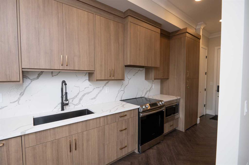 #301 330 Dieppe Drive SW, Calgary, Alberta, T3E 2L4