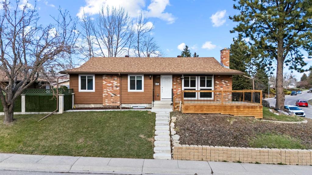 304 Huntbourne Hill NE, Calgary, Alberta, T2K 3Y4
