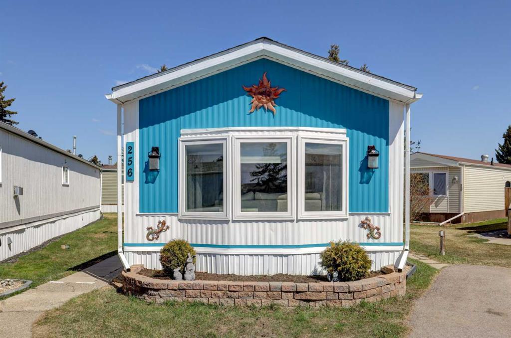 256 Burroughs Circle NE, Calgary, Alberta, T1Y 6K3