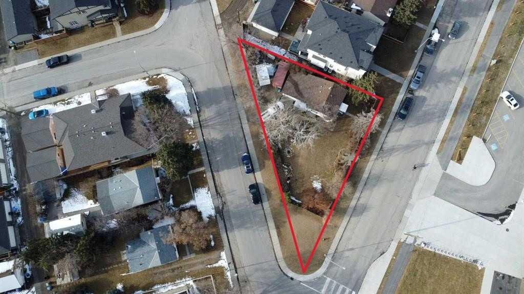 2103 Mackay Road NW, Calgary, Alberta, T3B 1C9