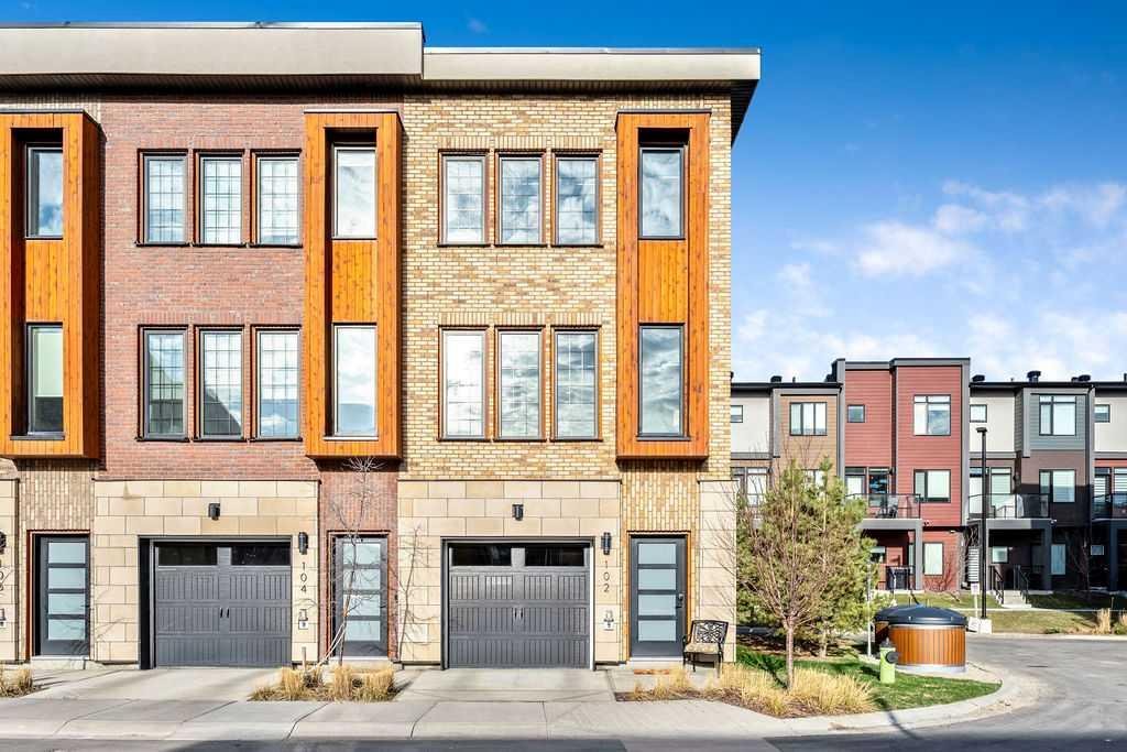 #102 81 Greenbriar Place NW, Calgary, Alberta, T3B 6J1