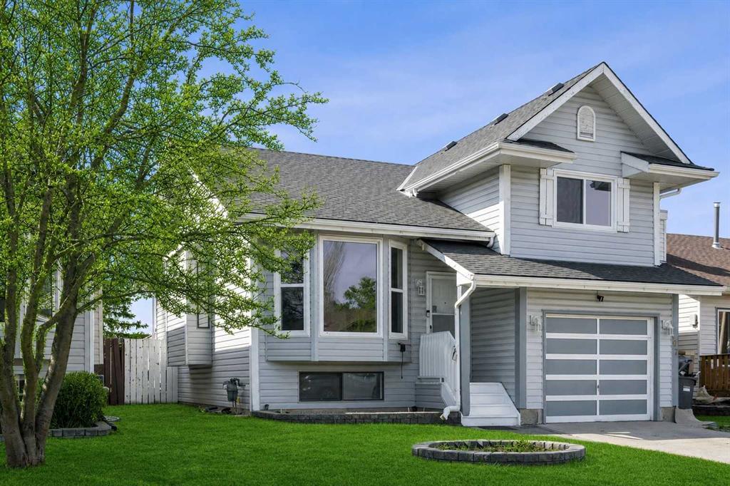107 Cedargrove Way SW, Calgary, Alberta, T2W 4V1
