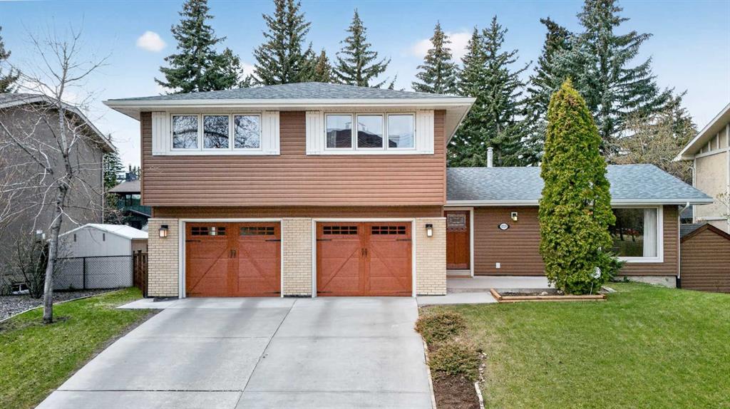 3719 37 Street NW, Calgary, Alberta, T2L 2J2