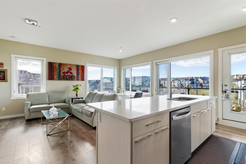 #302 214 Sherwood Square NW, Calgary, Alberta, T3R 1T6