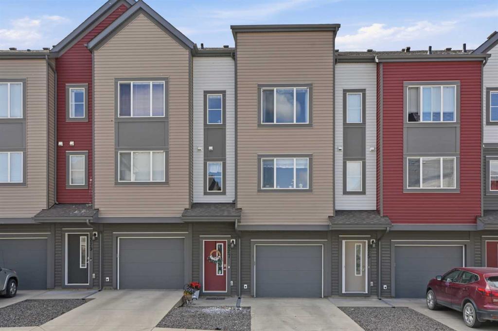227 Copperpond Row SE, Calgary, Alberta, T2Z 1H2
