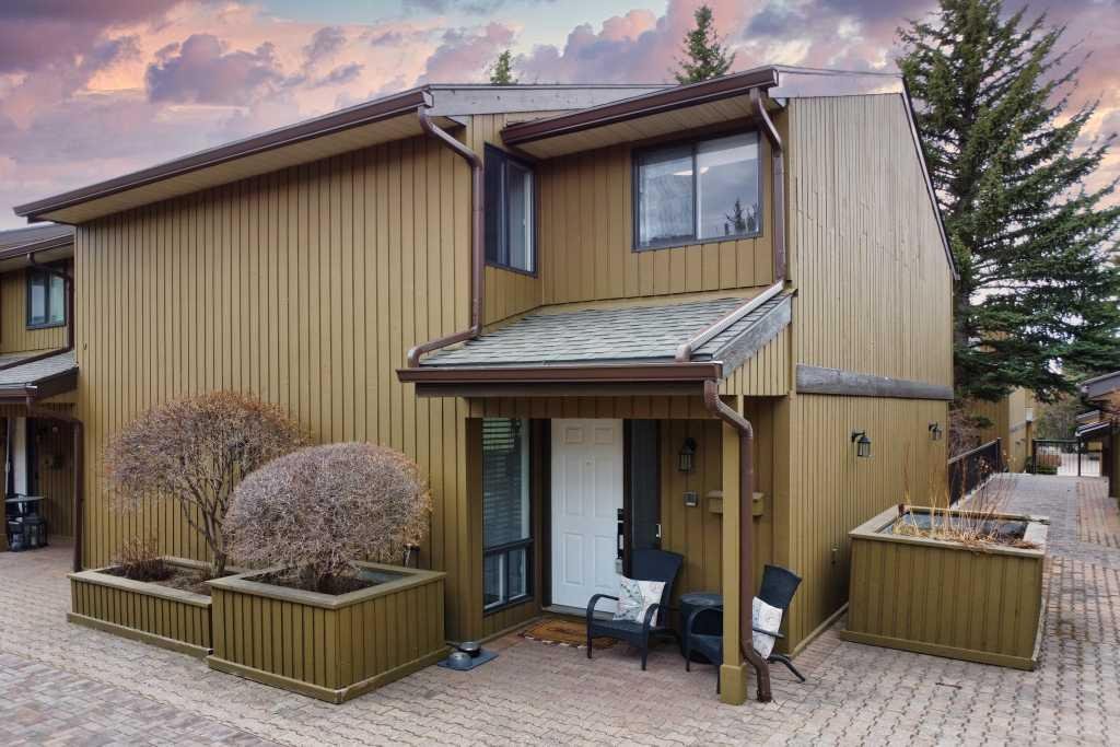 #425 3131 63 Avenue SW, Calgary, Alberta, T3E 6N4