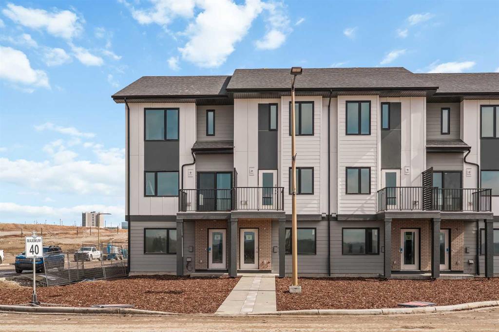 26 Rowmont Heath NW, Calgary, Alberta, T3L 0M2