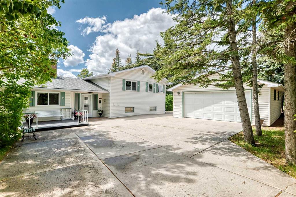 10737 Eamon Road NW, Calgary, Alberta, T3G 5H2