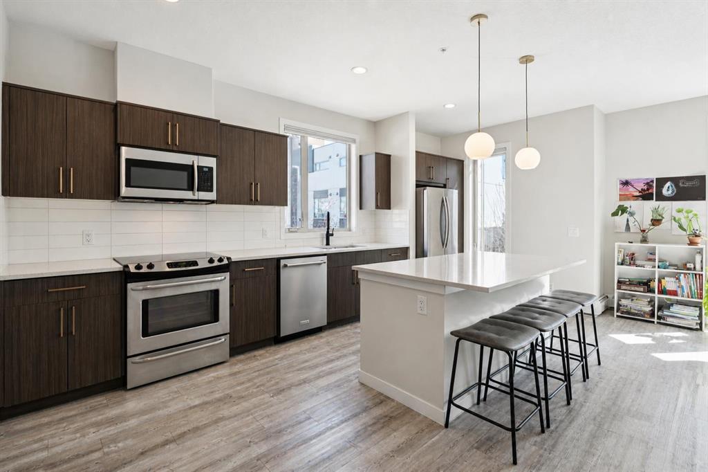 #222 7 Westpark Common SW, Calgary, Alberta, T3H 0Y4
