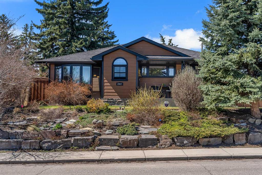 2007 Glenwood Drive SW, Calgary, Alberta, T3E 3Y7