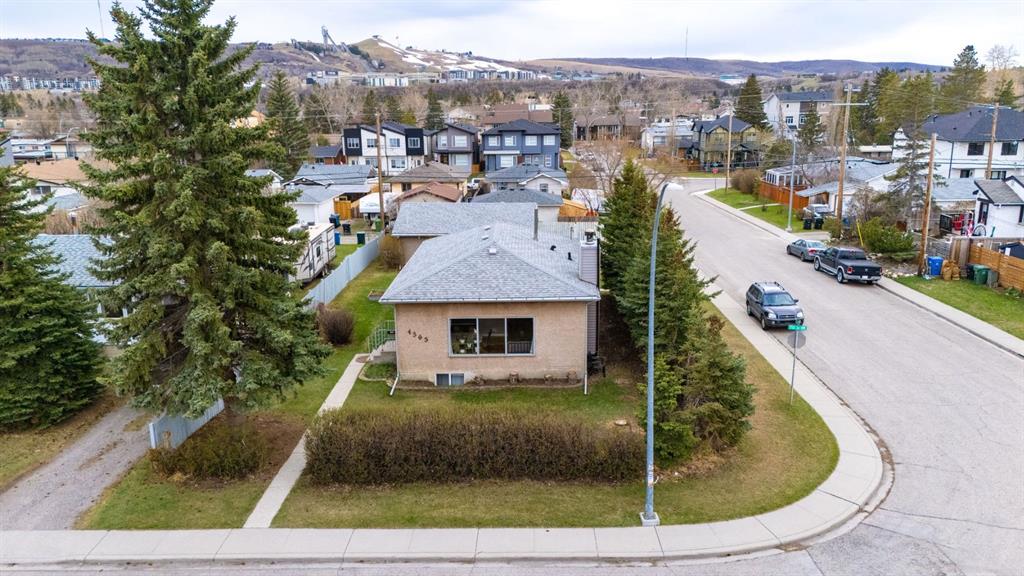 4363 70 Street NW, Calgary, Alberta, T3B2K4