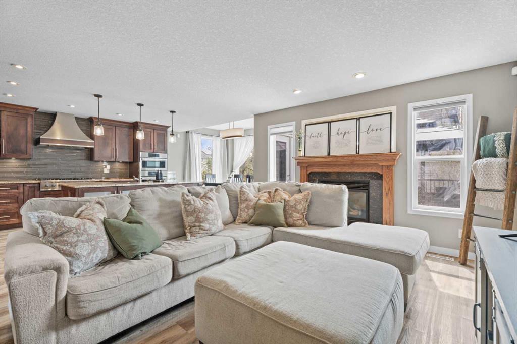 31 Brightondale Close SE, Calgary, Alberta, T2Z 4M6