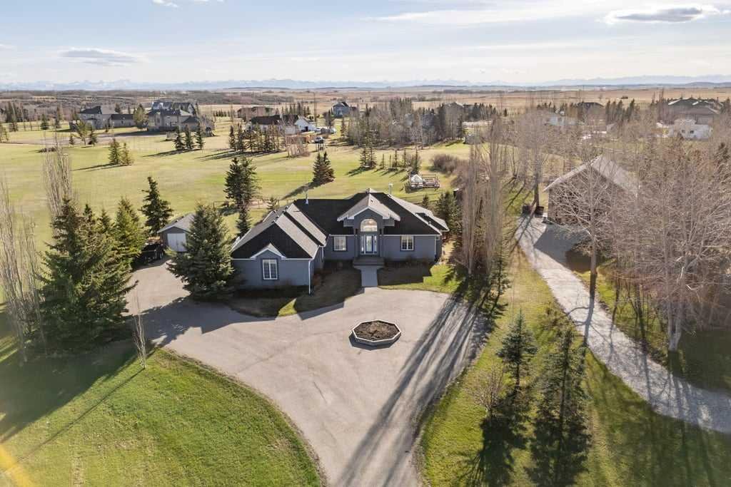 11 Country Lane Bay, Rural Rocky View County, Alberta, T3A 1J8