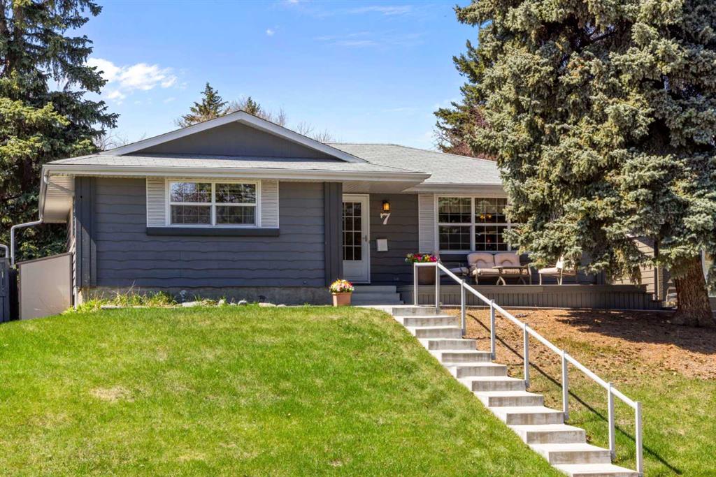 7 Canna Bay SW, Calgary, Alberta, T2W 1P2