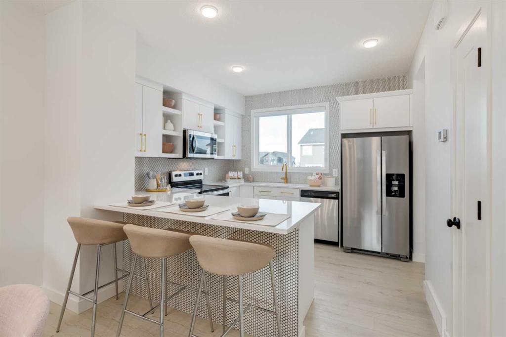 20544 Sheriff King Street SW, Calgary, Alberta, T2X 6T5