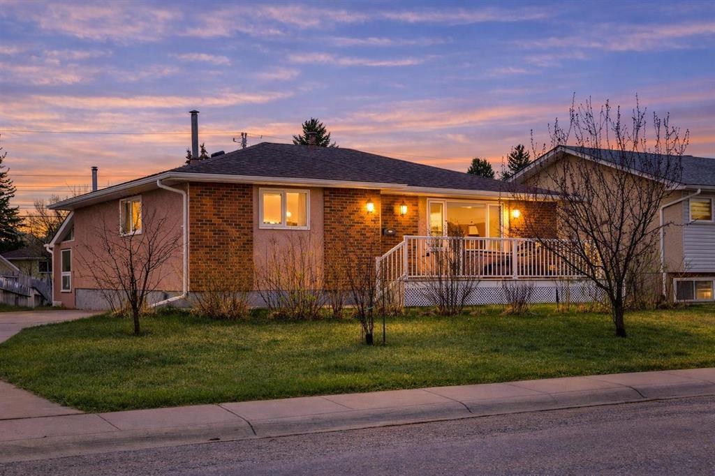 247 Huntford Way NE, Calgary, Alberta, T2K 3Z9