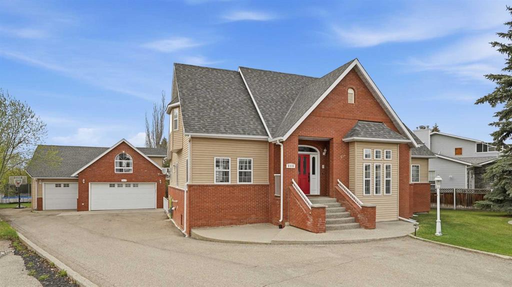 809 East Lakeview Road, Chestermere, Alberta, T1X 1B1