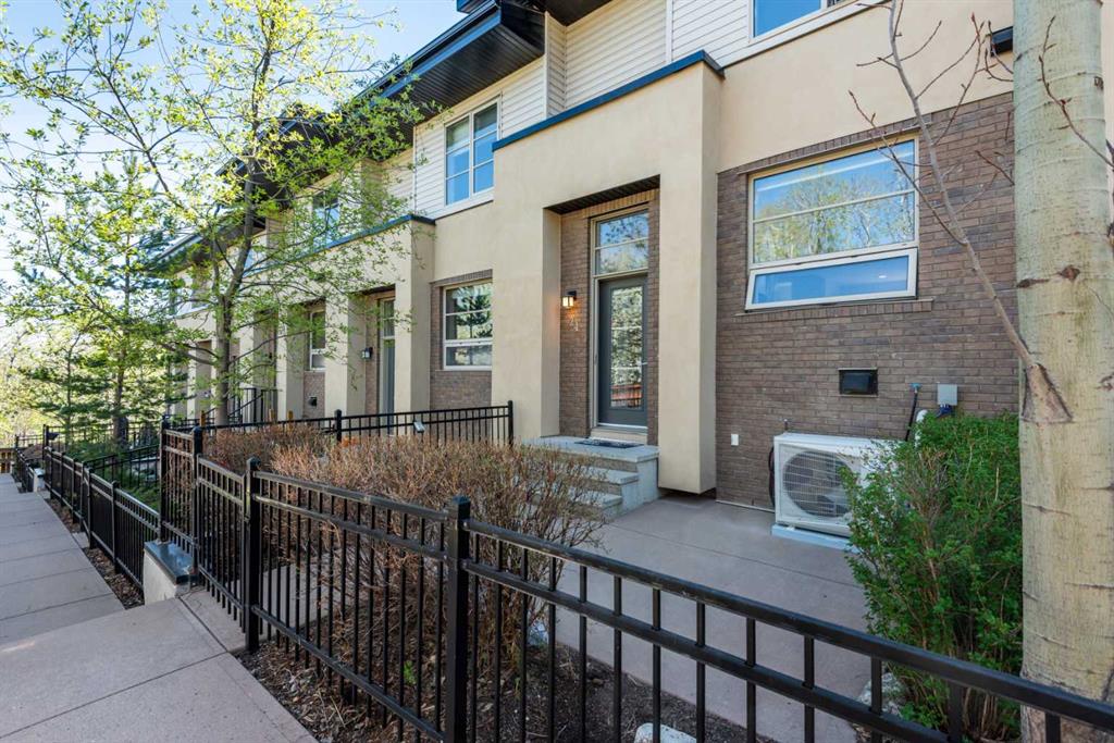 24 Aspen Hills Common SW, Calgary, Alberta, T3H 0R7