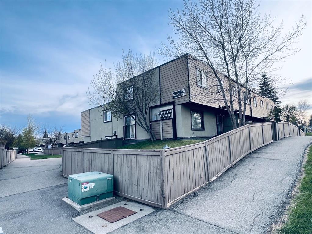 #148 3809 45 Street SW, Calgary, Alberta, T3E 3H4