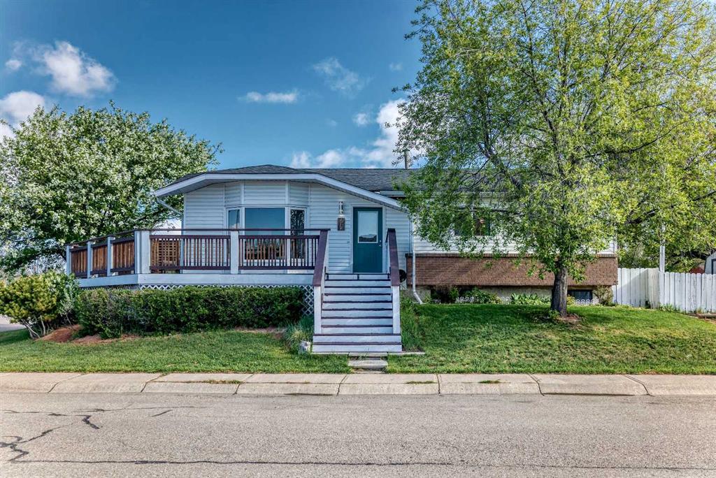 85 Rideau Close SW, Airdrie, Alberta, T4B 1A7