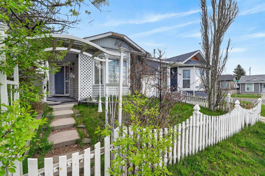 18 Falmere Way NE, Calgary, Alberta, T3J 2Z2