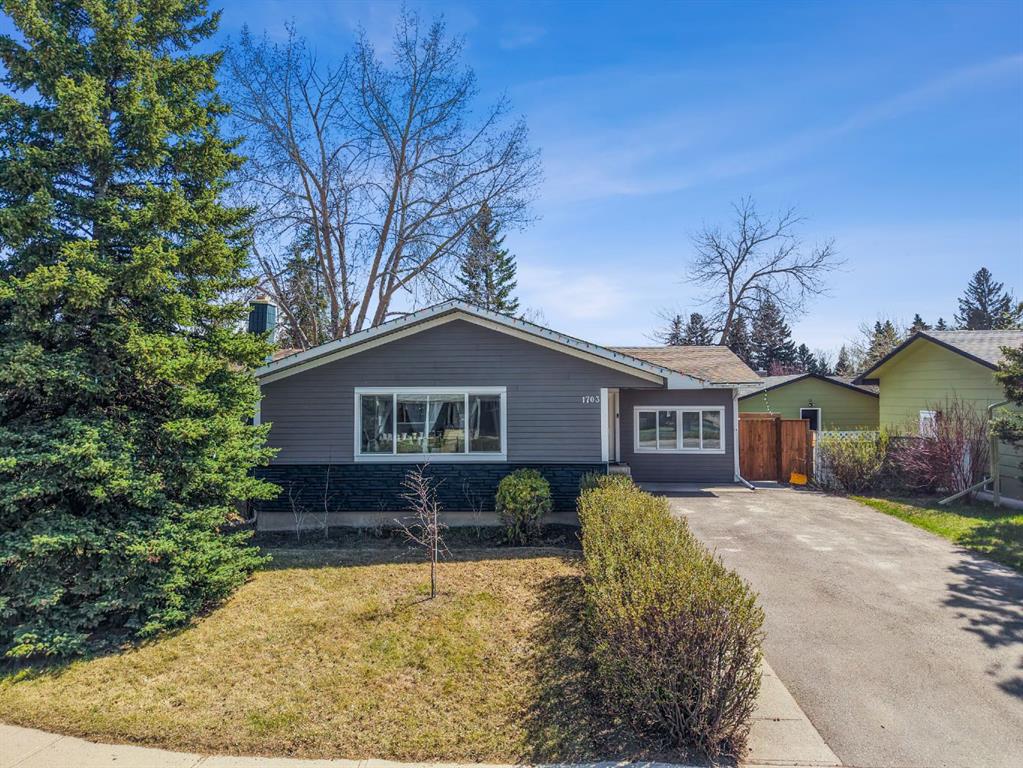 1703 110 Avenue SW, Calgary, Alberta, T2W 0E4