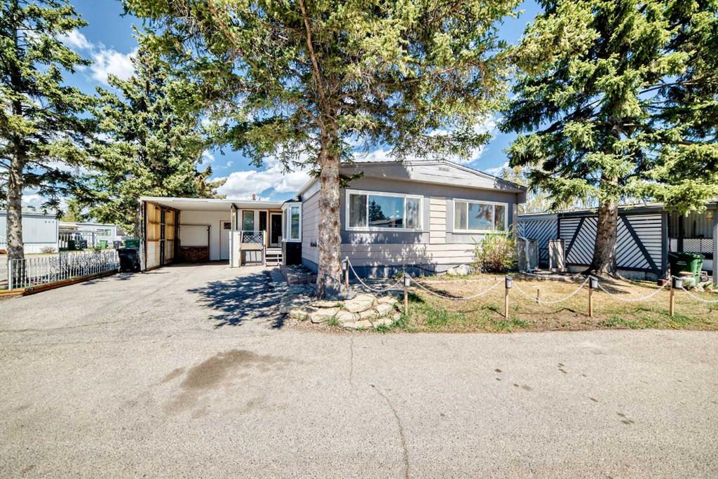 #212 3223 83 Street NW, Calgary, Alberta, T3B 5N4