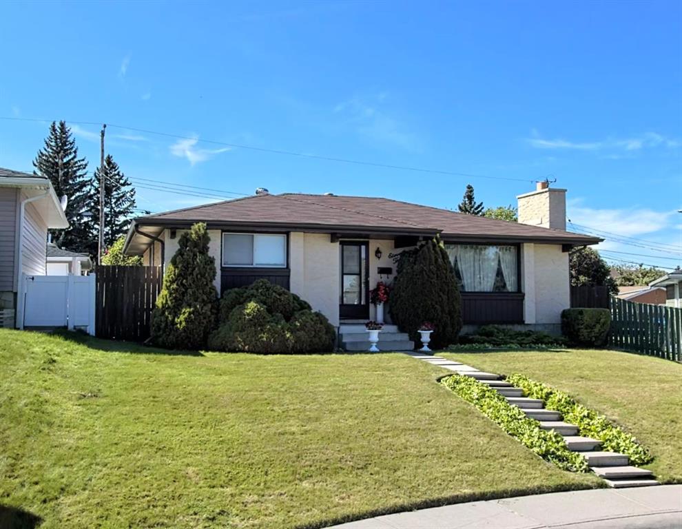 1132 Hunterston Hill NW, Calgary, Alberta, T2K 4N8