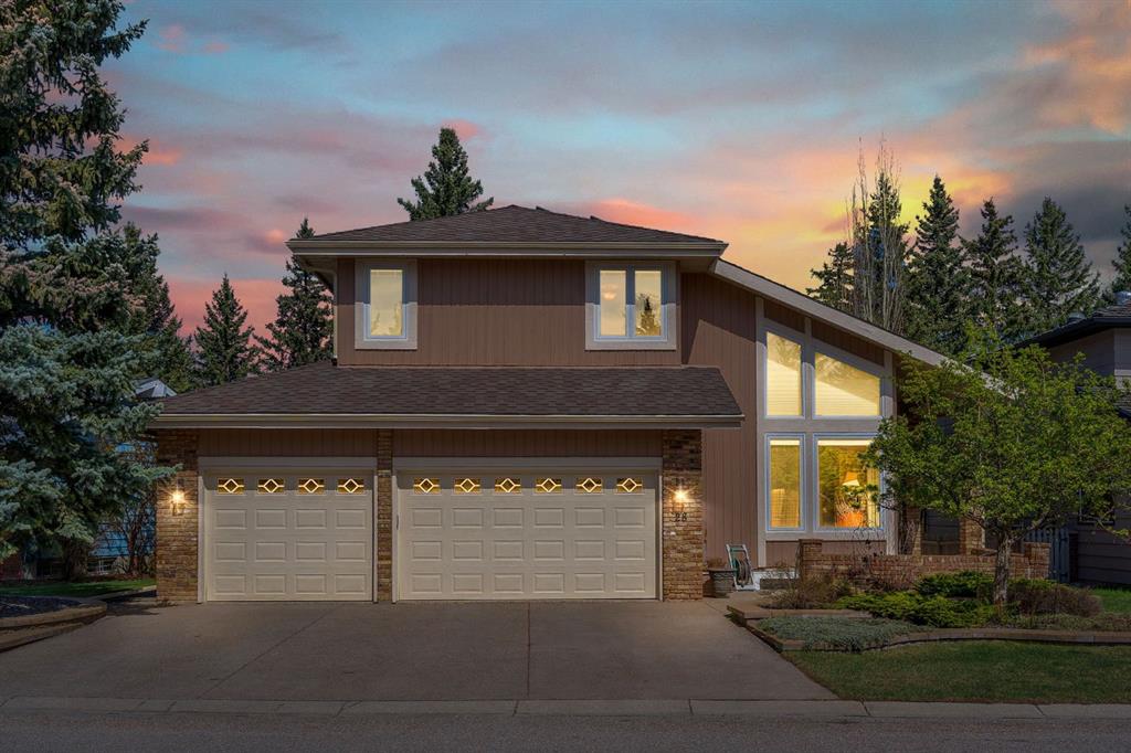 28 Woodacres Way SW, Calgary, Alberta, T2W 4W3