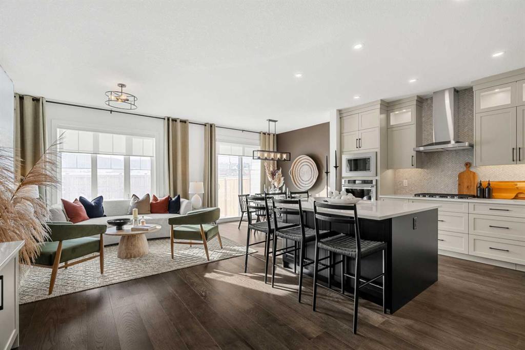 291 Greenwich Drive NW, Calgary, Alberta, T3B 6P1