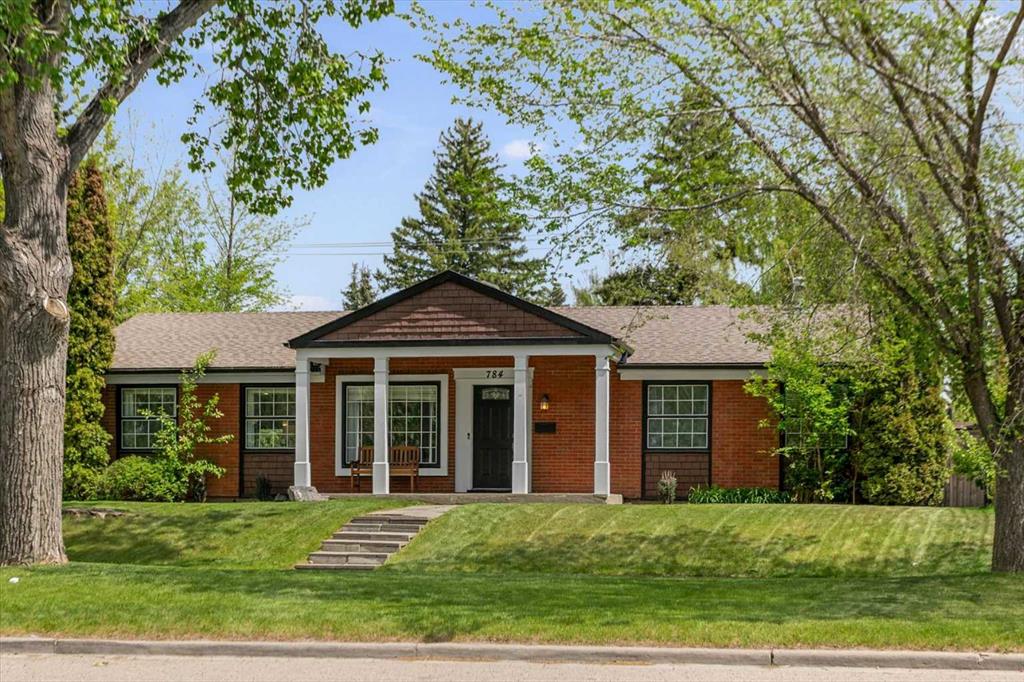784 Acadia Drive SE, Calgary, Alberta, T2J 0C5