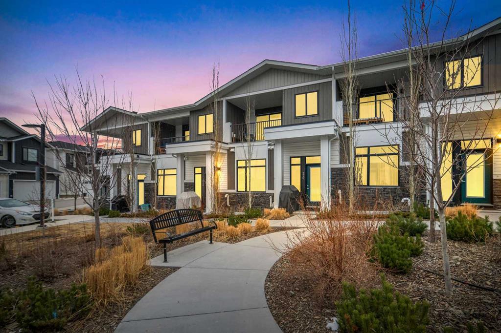 210 Crestbrook Common SW, Calgary, Alberta, T3B6L1