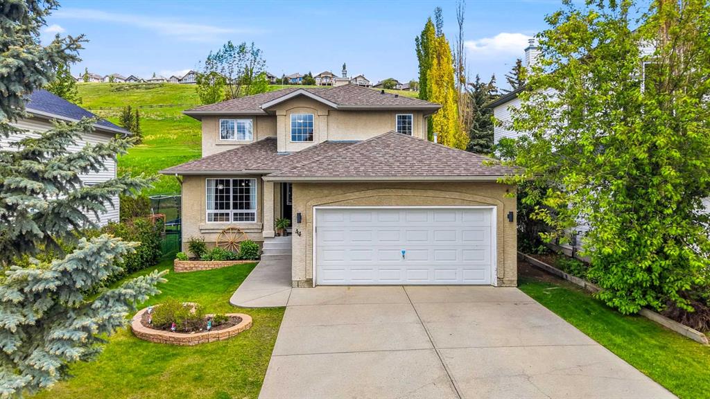 44 Gleneagles View, Cochrane, Alberta, T4C 1P1