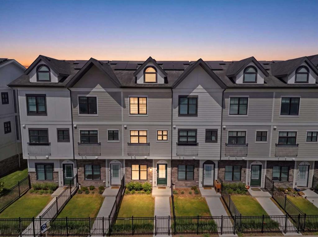 11 Les Jardins Park SE, Calgary, Alberta, T2C 5V3